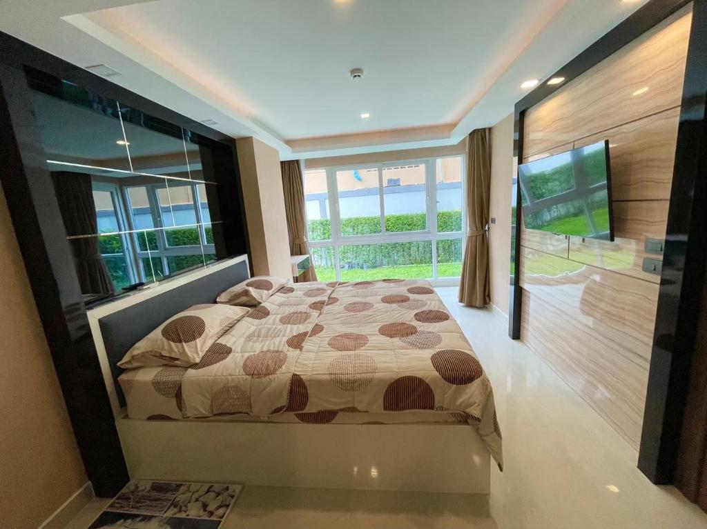 Large Ground Floor Condo, Grand Avenue, Central Pattaya