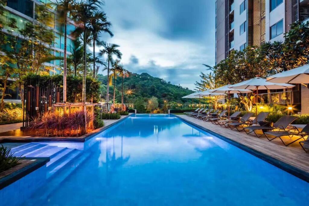 Sea View High Floor 2 Bed Room-Excellent Location Sea View High Floor 2 Bed Room-Excellent Location