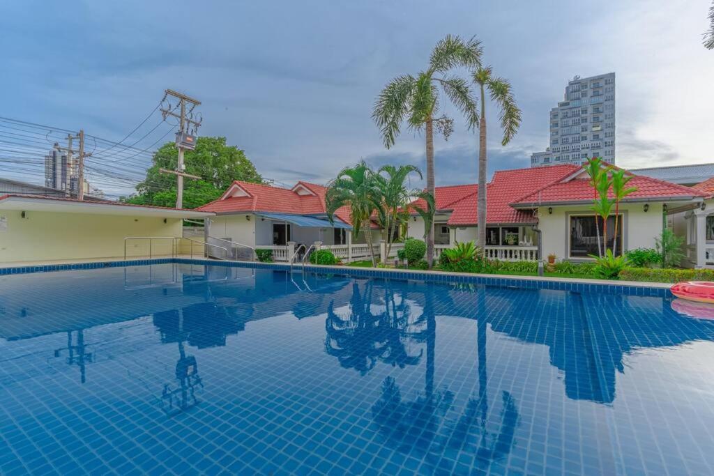 Resort 6-3BR Huge Pool, BBQ, 300m-Beach, 8 mins to Walking Street Resort 6-3BR Huge Pool, BBQ, 300m-Beach, 8 mins to Walking Street