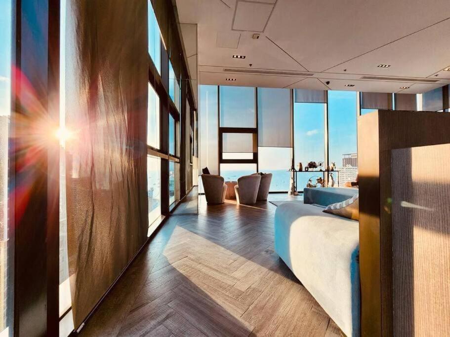 Sea View 2 Bed Room @ Central Pattaya Sea View 2 Bed Room @ Central Pattaya