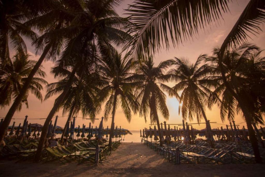 The Beach Bangsaen Condo 327/30