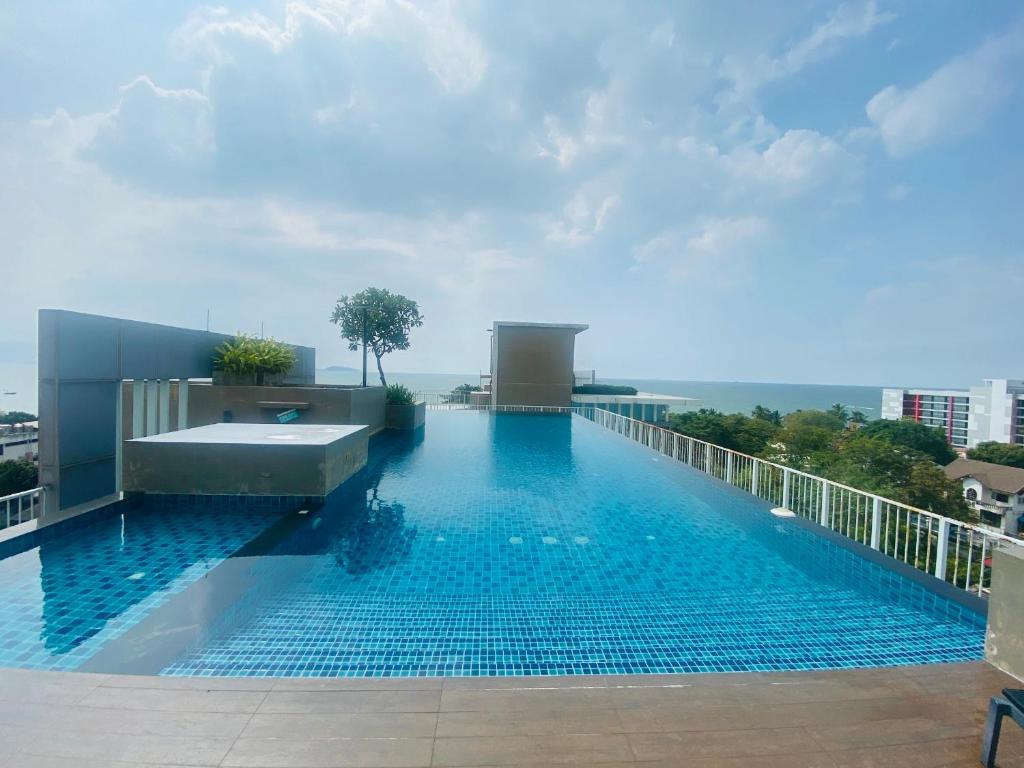 Oasis at The BluX, Bangsaen beach Oasis at The BluX, Bangsaen beach