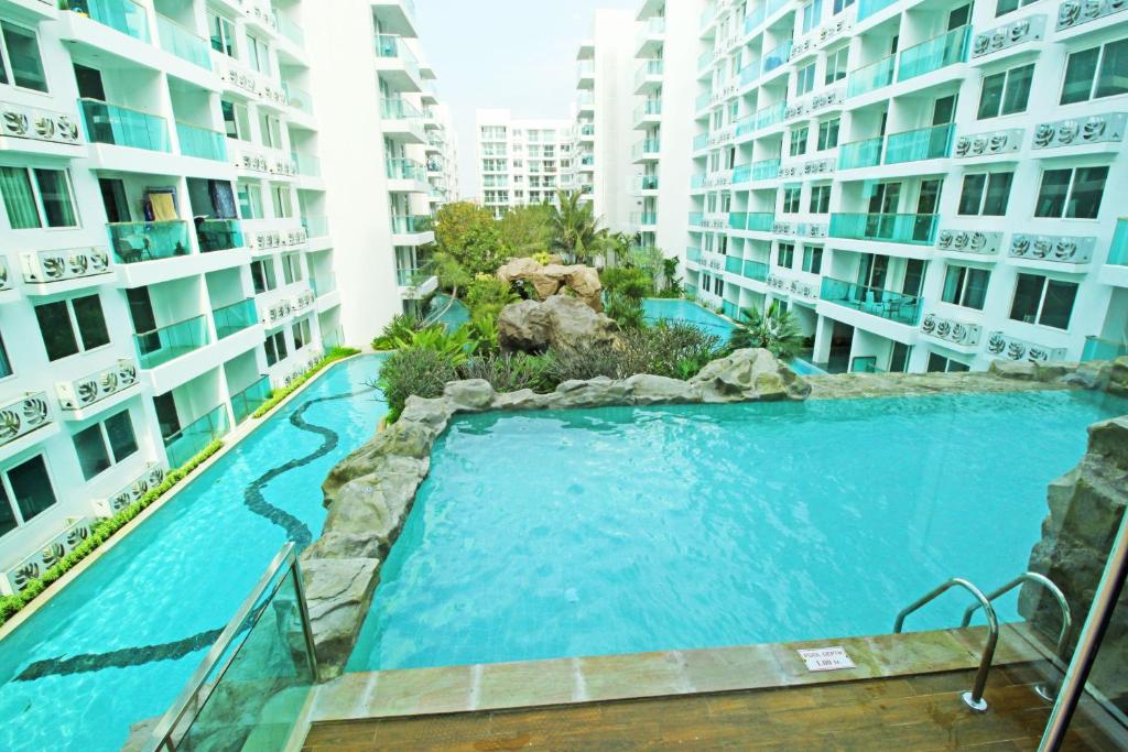 Amazon Residence by Pattaya Sunny Rentals