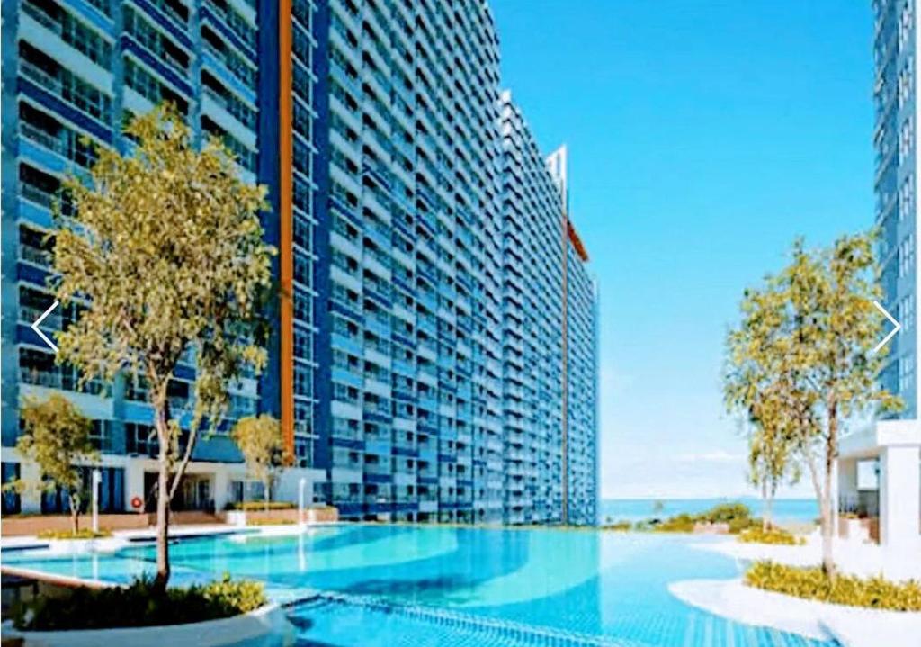 Lumpini Park Beach Top Floor Lumpini Park Beach Top Floor
