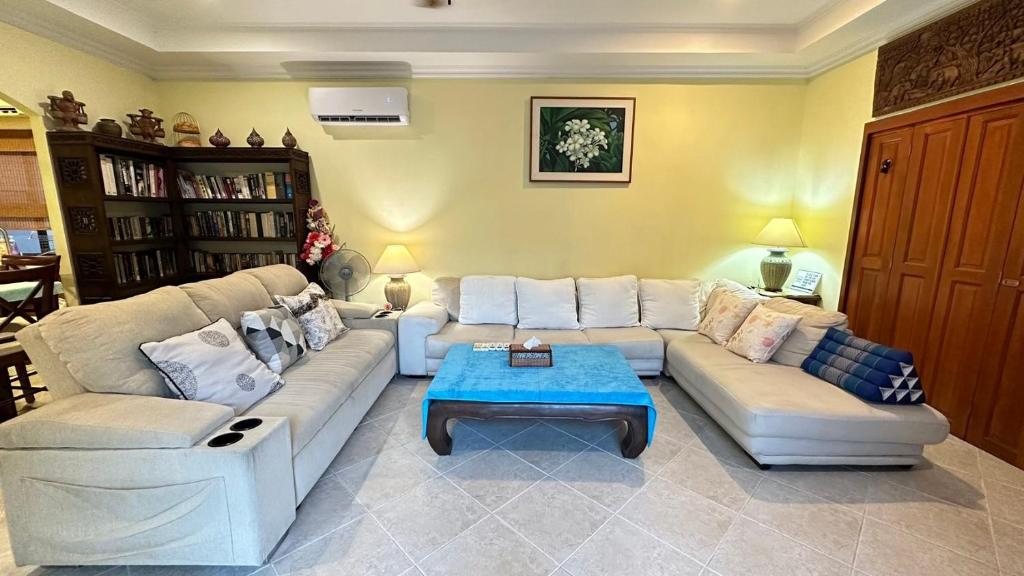 Luxury 205sqm Pool Villa in Central Location 5min to Beach & Walking Street Luxury 205sqm Pool Villa in Central Location 5min to Beach & Walking Street