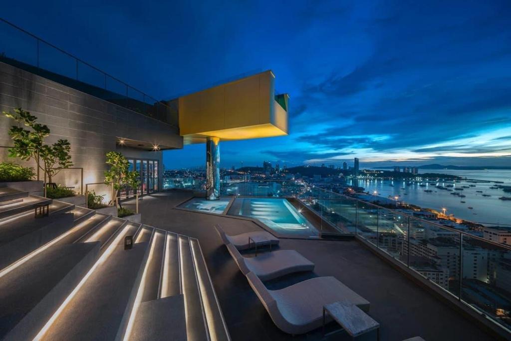 EDGE Central Pattaya Luxury apartment for relax