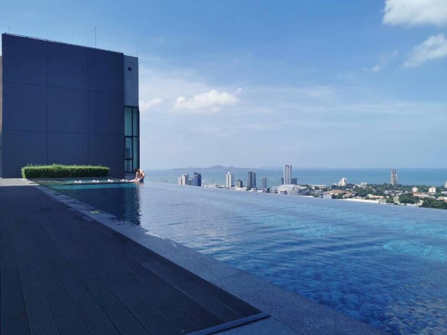 Infinity Pool at Pattaya Posh Infinity Pool at Pattaya Posh