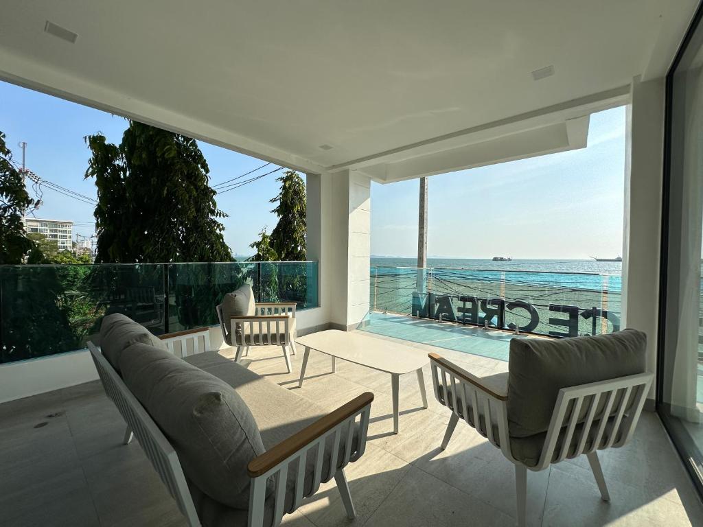 STUNNING BEACHFRONT VIEW LUXURIOUS Apartment 20 STUNNING BEACHFRONT VIEW LUXURIOUS Apartment 20