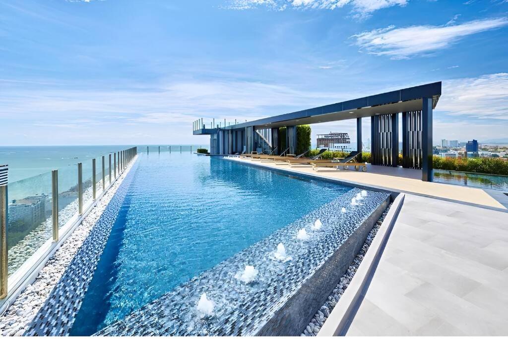 Sea View Condo 29F Central Pattaya & Rooftop Pool Sea View Condo 29F Central Pattaya & Rooftop Pool