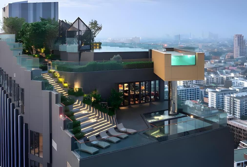 Condo in Downtown and Best Rooftop pool in Pattaya Condo in Downtown and Best Rooftop pool in Pattaya