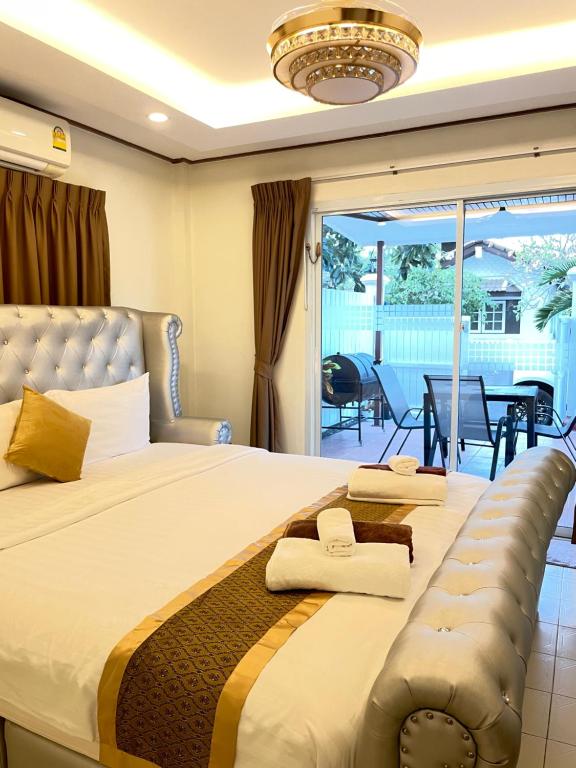 Pattaya Pool Villa39A 300 mater to beach gate exit
