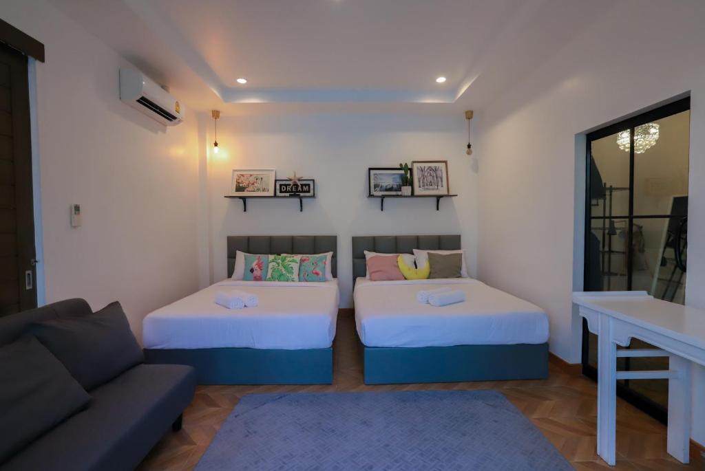 Banamphur Pool Villa