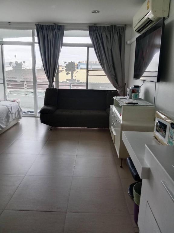 Condo The Beach Bangsaen 327/38