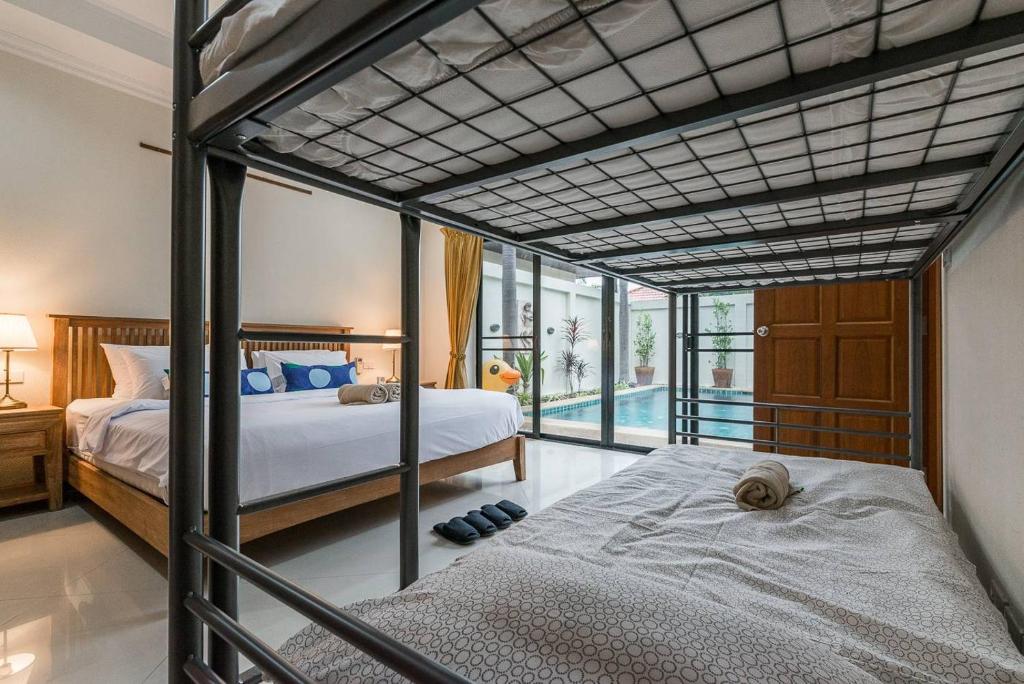 AnB poolvilla 2BR with private beach in pratamnak