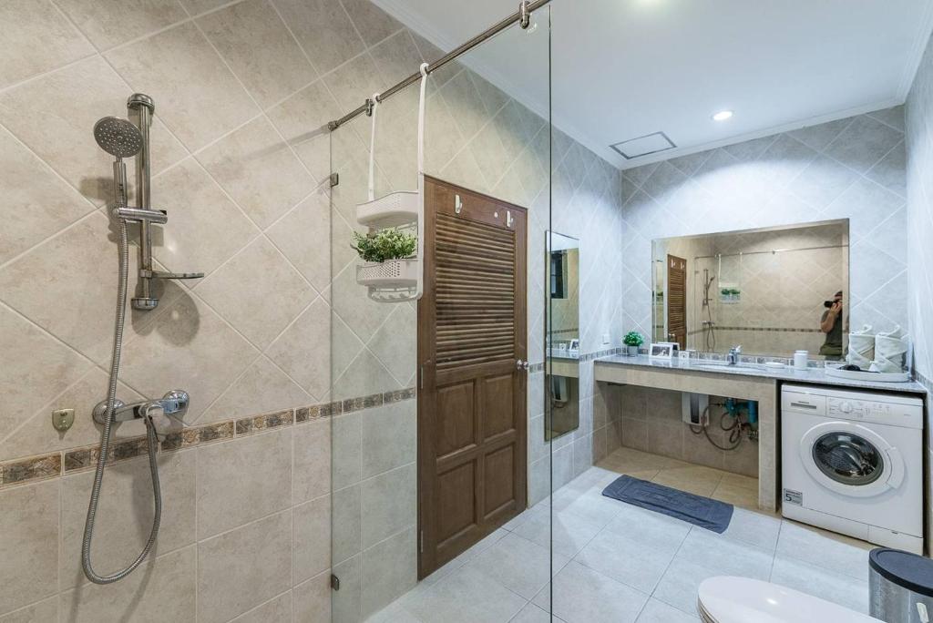 AnB poolvilla 2BR with private beach in pratamnak