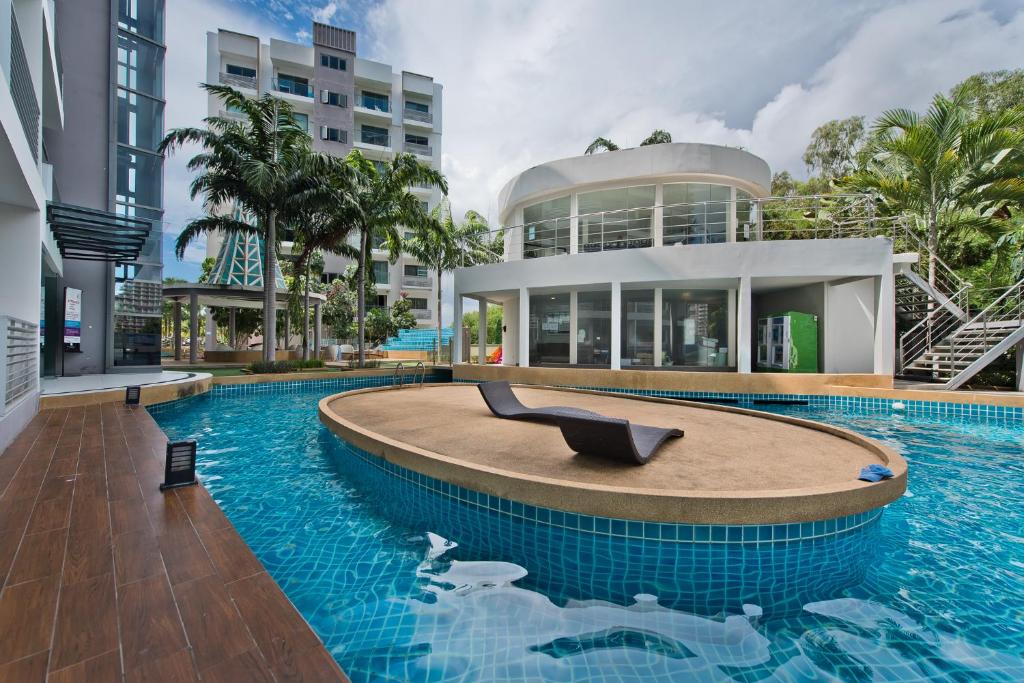 Sea View Apartment in Laguna Beach Resort