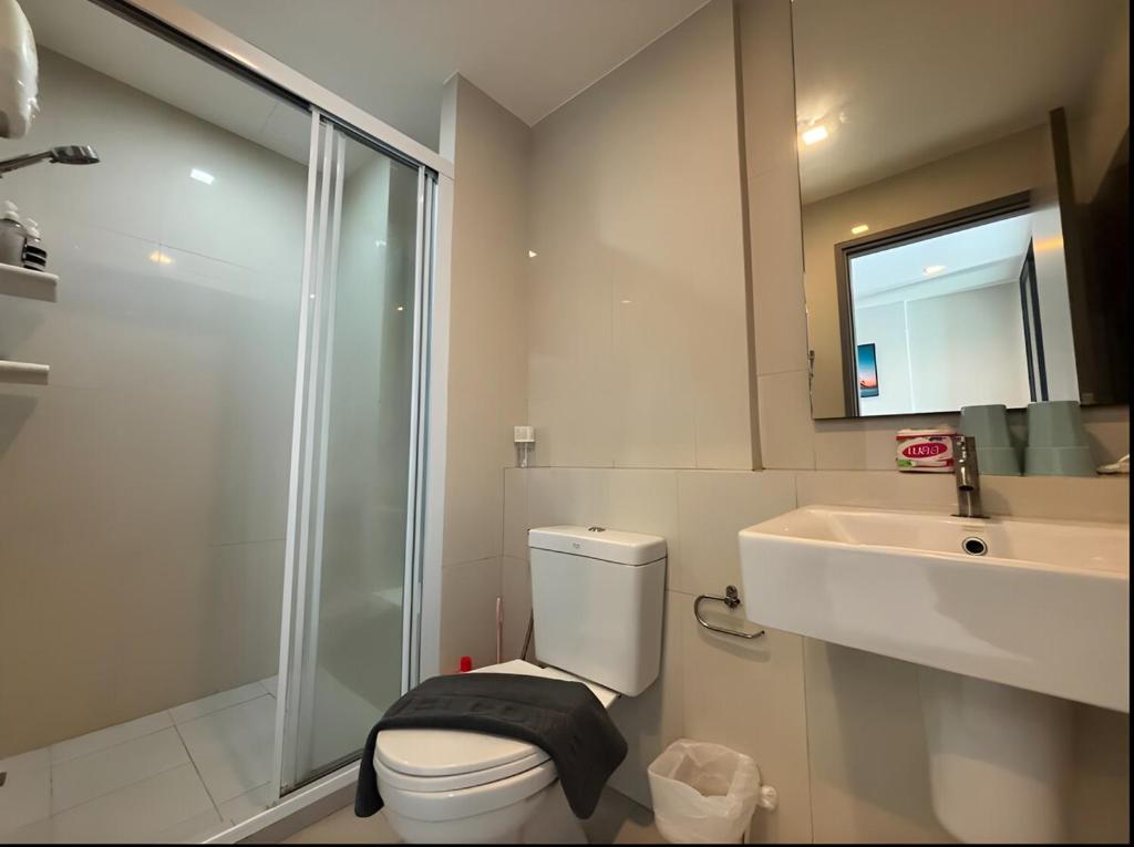 Condo Next to Central Mall with Infinity Pool