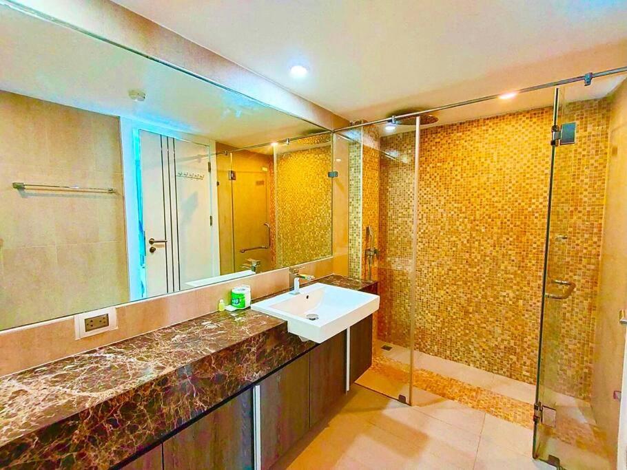 Centara Avenue Residence Centara Avenue Residence