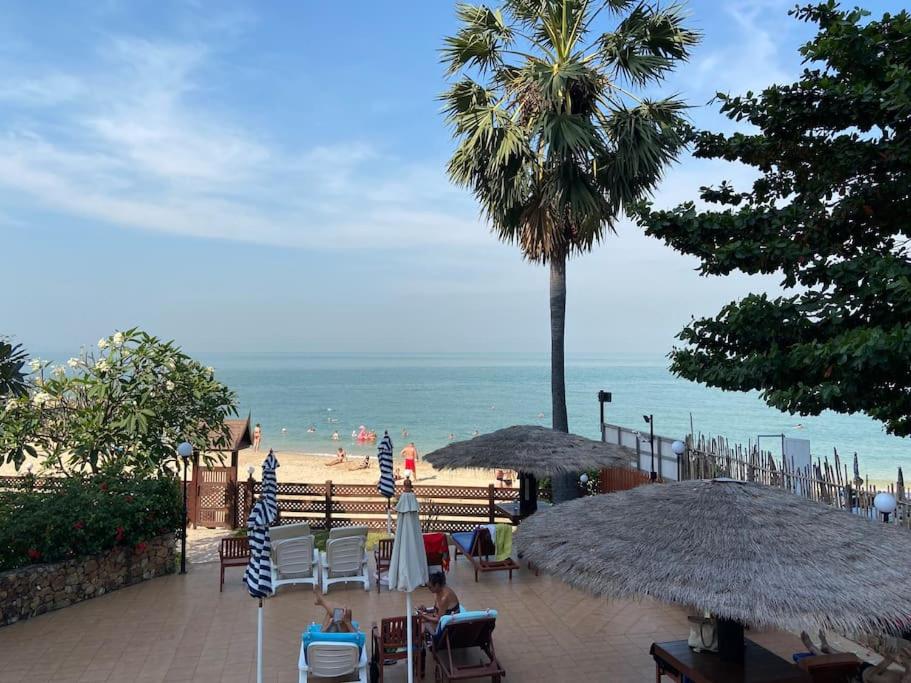 Amazing Cozy Seaview condo Amazing Cozy Seaview condo