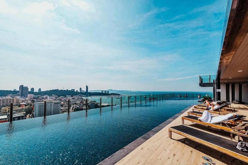 Pattaya Central & Infinity Pool Pattaya Central & Infinity Pool