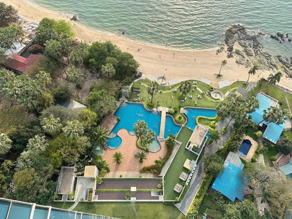 Oceanfront Luxury Condo in Pattaya with Private Beach and Inifinity Pool - NOT A HOTEL 30 Day Stay Minimum Oceanfront Luxury Condo in Pattaya with Private Beach and Inifinity Pool - NOT A HOTEL 30 Day Stay Minimum