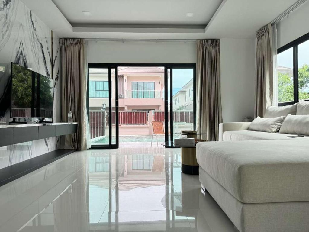 蓝精灵The Smurfs Smurfs Villa Holiday Home