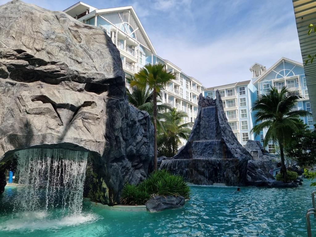Pattaya , Front Beach Jomthian ,Na Chom Thian Pattaya , Front Beach Jomthian ,Na Chom Thian