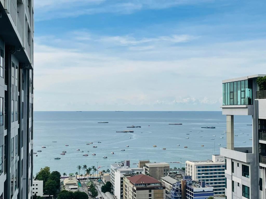 The base Central Pattaya 991 by Numam The base Central Pattaya 991 by Numam