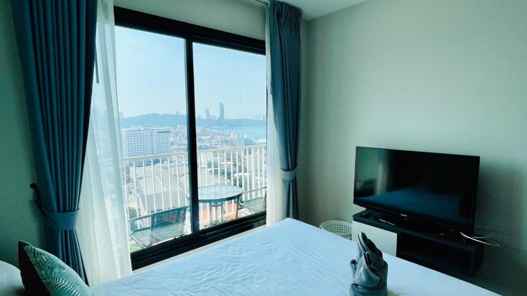 The base Central Pattaya 465 by Numam The base Central Pattaya 465 by Numam