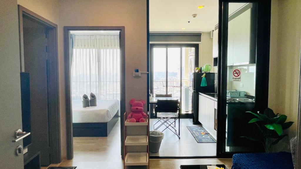 The base Central Pattaya 465 by Numam The base Central Pattaya 465 by Numam