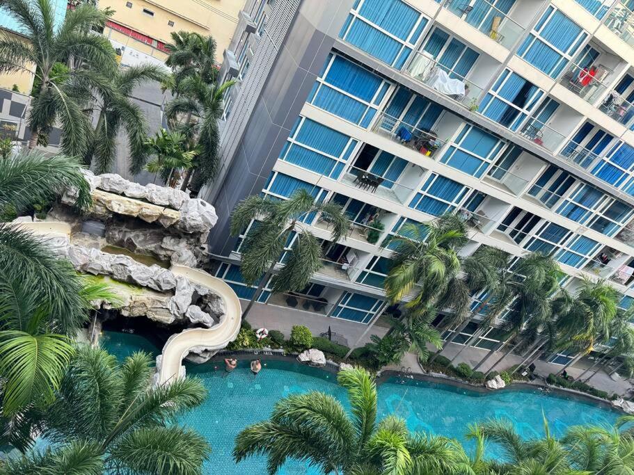 Centara avenue studio room poolview 6th floor