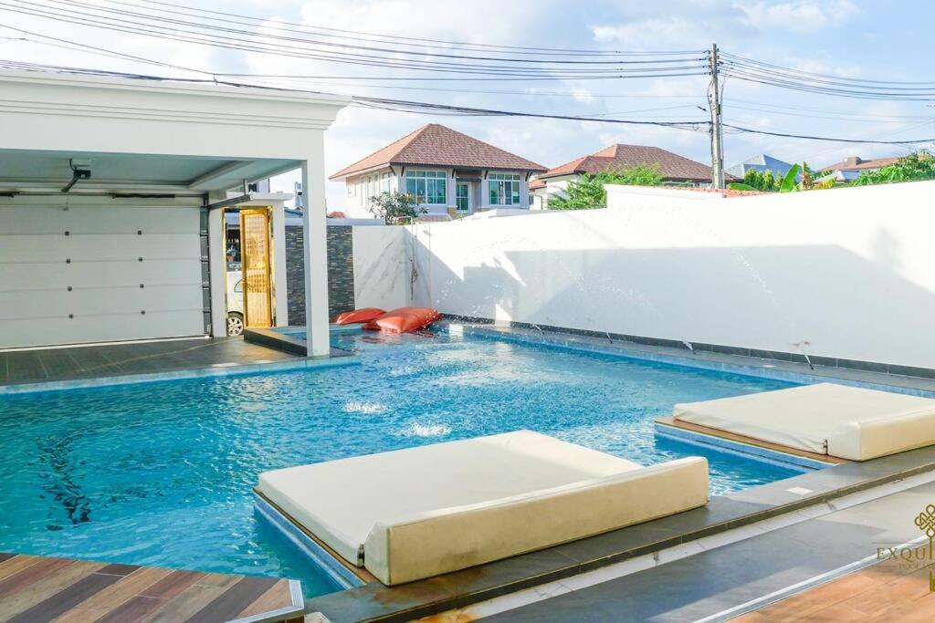 Exquisite Pool Villa J - Pattaya Pool Villa Exquisite Pool Villa J - Pattaya Pool Villa
