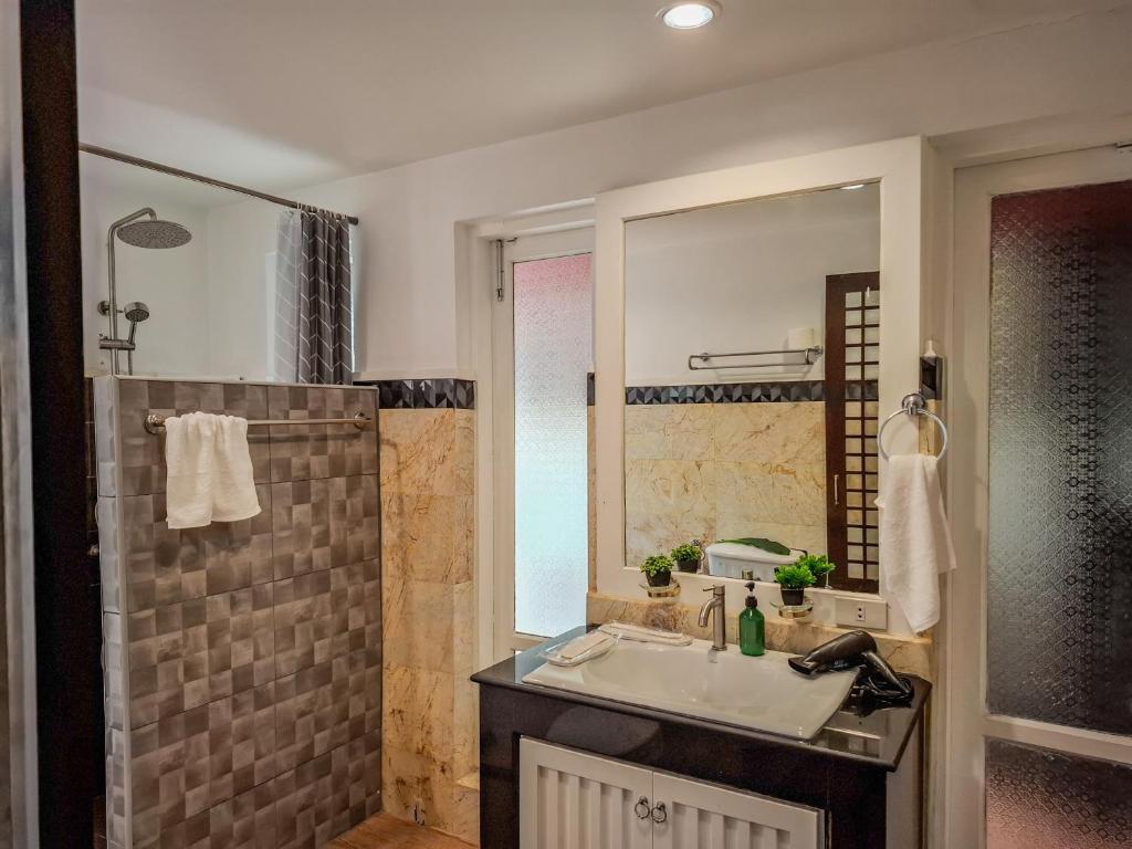 Thabali Oasis:3BHK private pool villa + Sauna