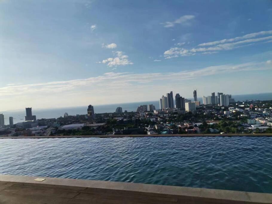 Seaview home in Pattaya posh Seaview home in Pattaya posh