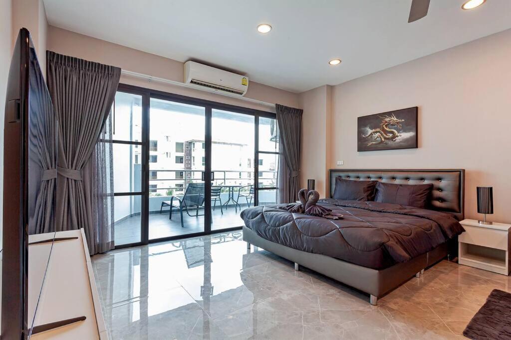 Beachfront condo Phratamnak Beachfront condo Phratamnak