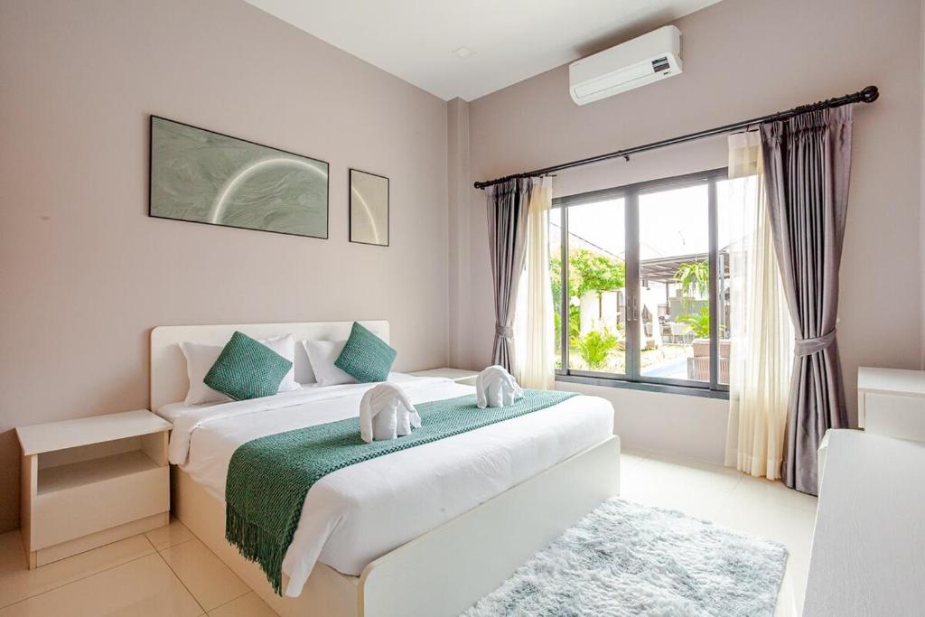 Hidden Cove Pool Villa 11BR 15 Mins Jomtien Beach 11臥室泳池派對別墅 花園燒烤 Hidden Cove Pool Villa 11BR 15 Mins Jomtien Beach 11臥室泳池派對別墅 花園燒烤
