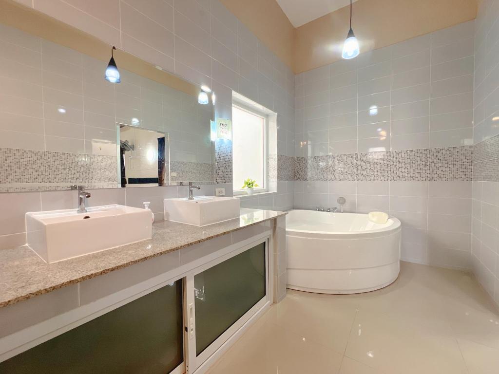 Gary Pool Villa Pattya