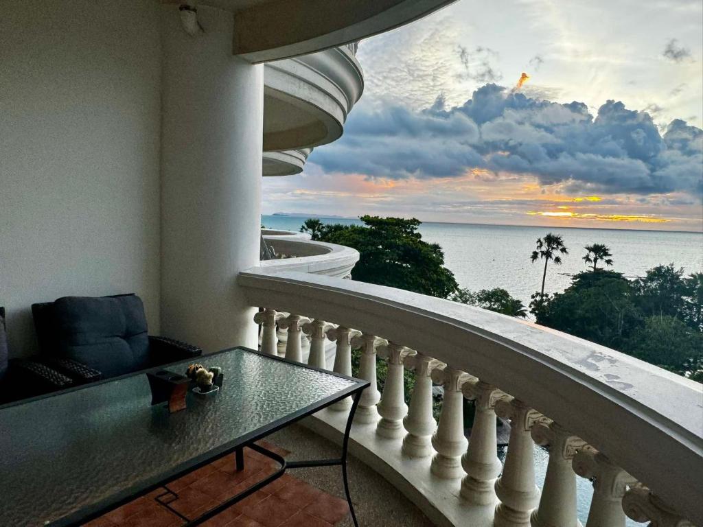 Sky Beach Sea view