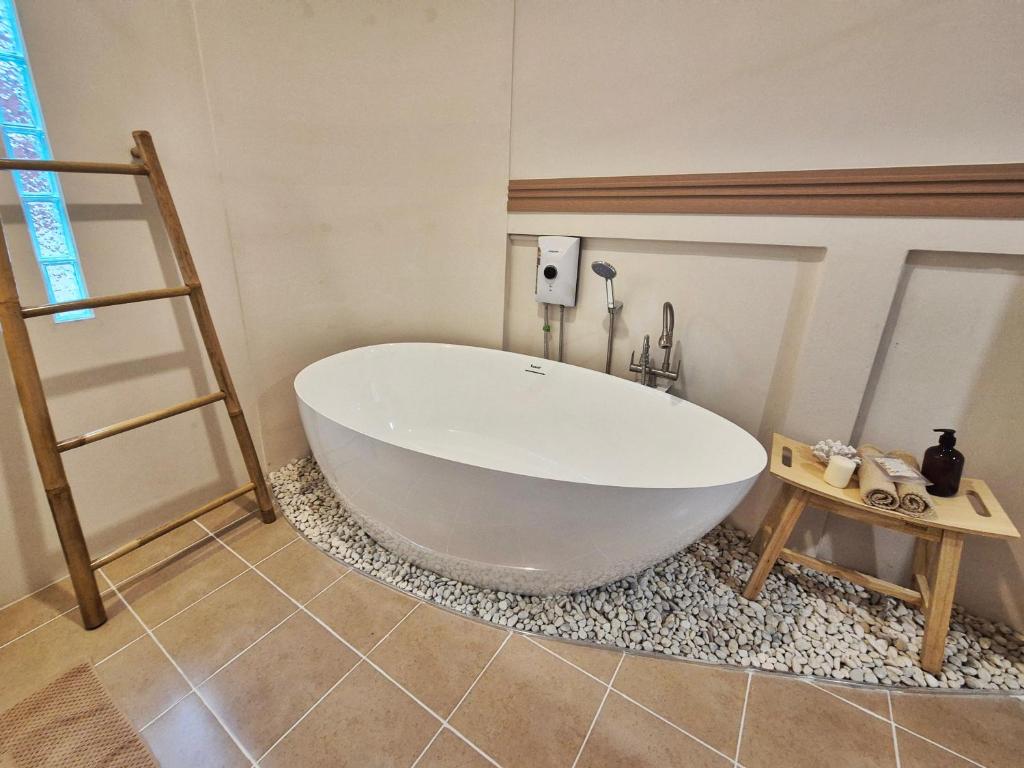 Japanese style plunge pool Villa in Si Racha
