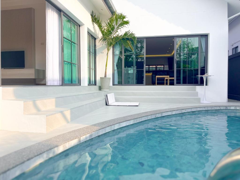 Stylish 3BR Greek Villa AT Jomtien Beach