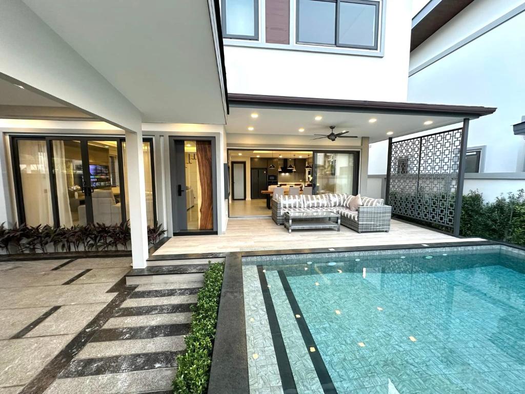 Zensiri Brand New Luxury Pool Villa Zensiri Brand New Luxury Pool Villa
