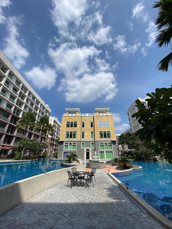Compact Room In Wonderful Pool Compact Room In Wonderful Pool