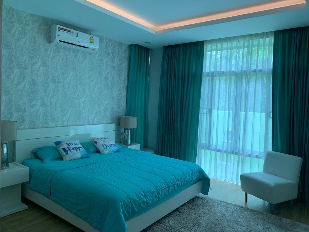 Holiday Pool Villa
