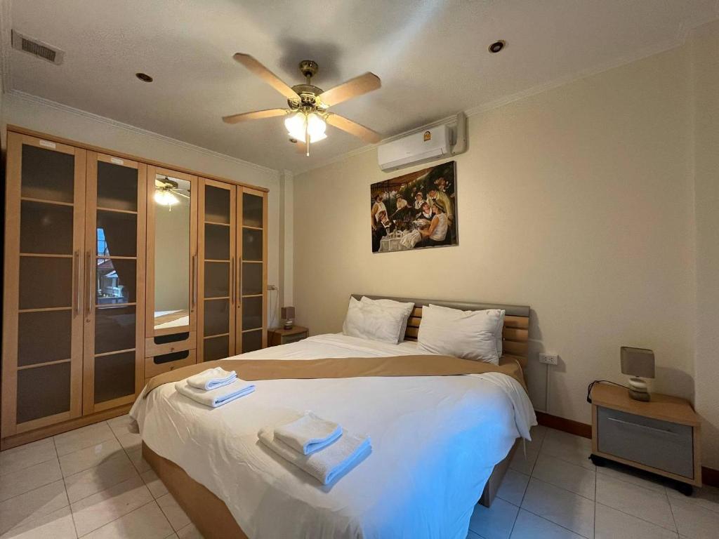 Resort 2-3BR Huge Pool, BBQ, 300m-Beach, 8 mins to Walking Street Resort 2-3BR Huge Pool, BBQ, 300m-Beach, 8 mins to Walking Street