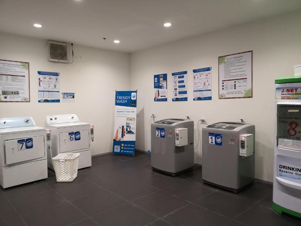 芭提雅THE BASE海景度假酒店(可以安排接机服务和一切旅游安排) 芭提雅THE BASE海景度假酒店(可以安排接机服务和一切旅游安排)