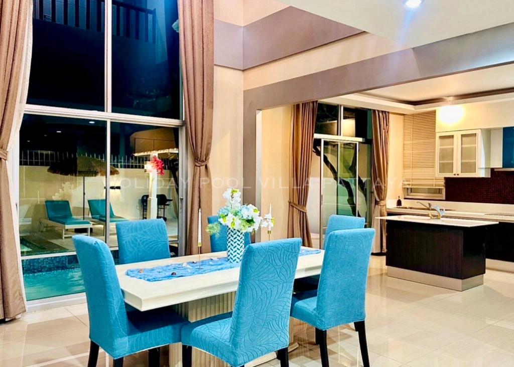 Holiday Pool Villa Pattaya