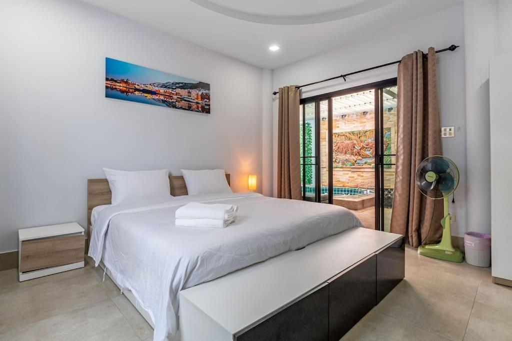 Luxury Thai Style Pool Villa in downtown Pattaya, close to Walking Street
