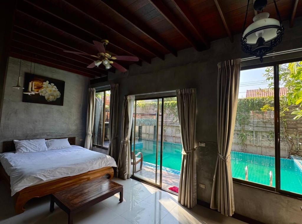 Modern Thai Style Villa & Pool