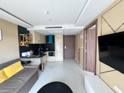 Grand Avenue Super Condo Grand Avenue Super Condo