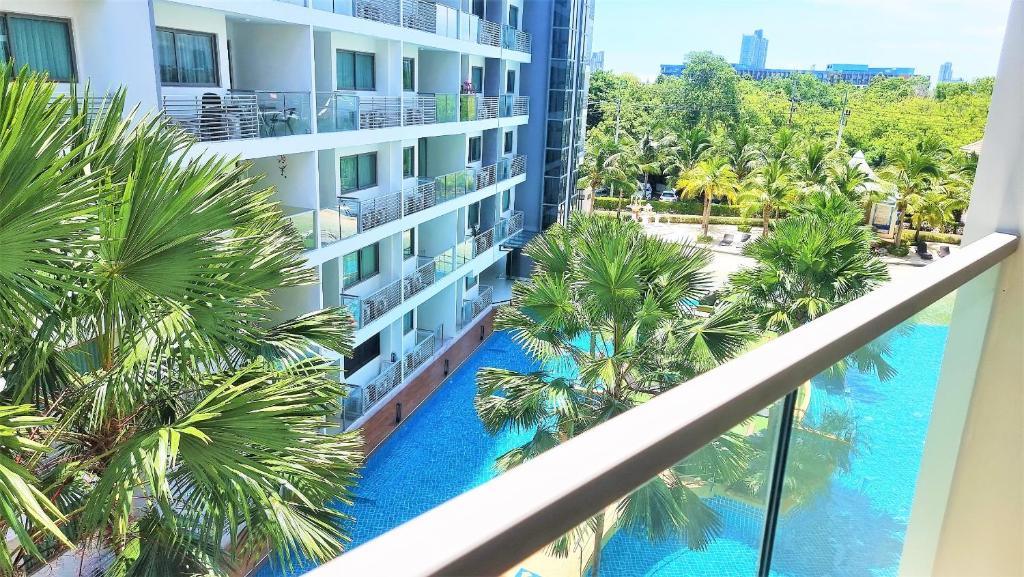 Laguna beach 1A with swimming pool views Pattaya Laguna beach 1A with swimming pool views Pattaya